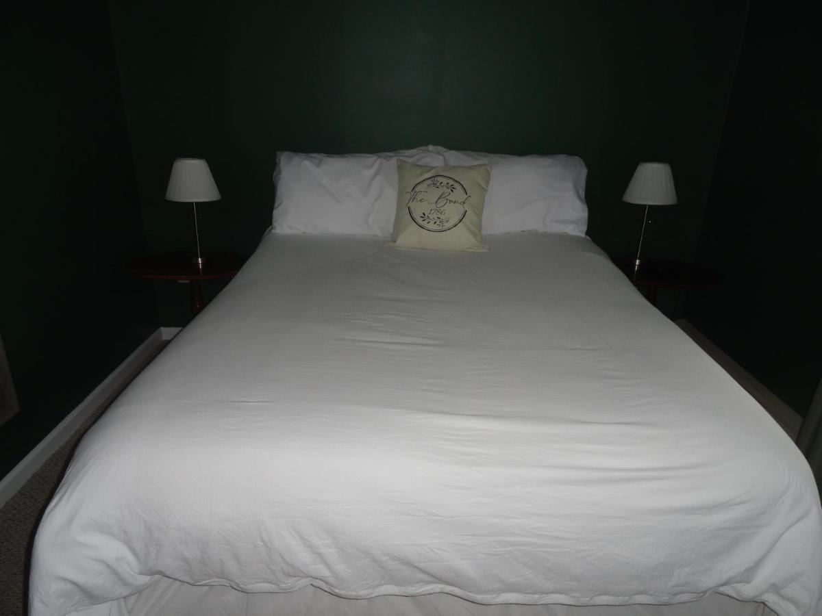 The Bond 1786 Inn (Adults Only) Warrensburg الغرفة الصورة