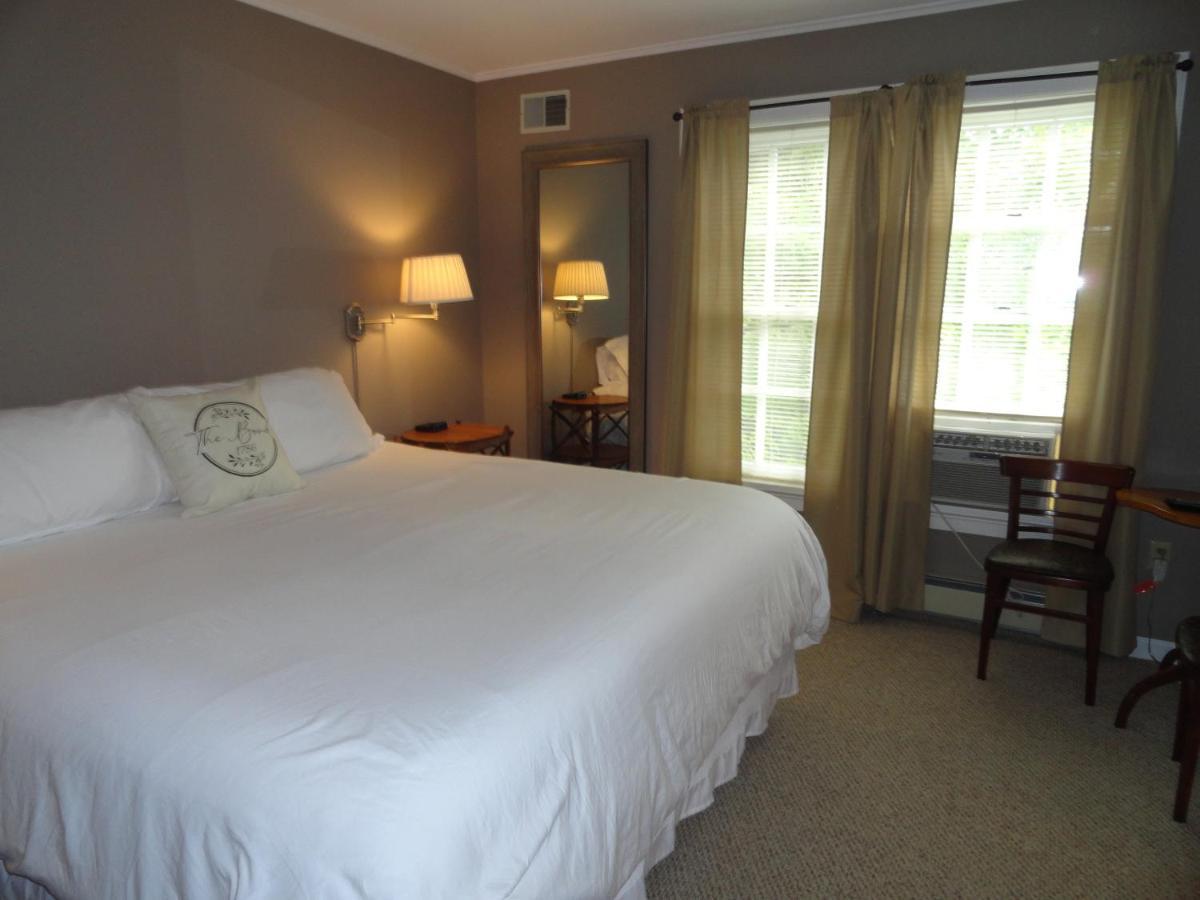 The Bond 1786 Inn (Adults Only) Warrensburg الغرفة الصورة