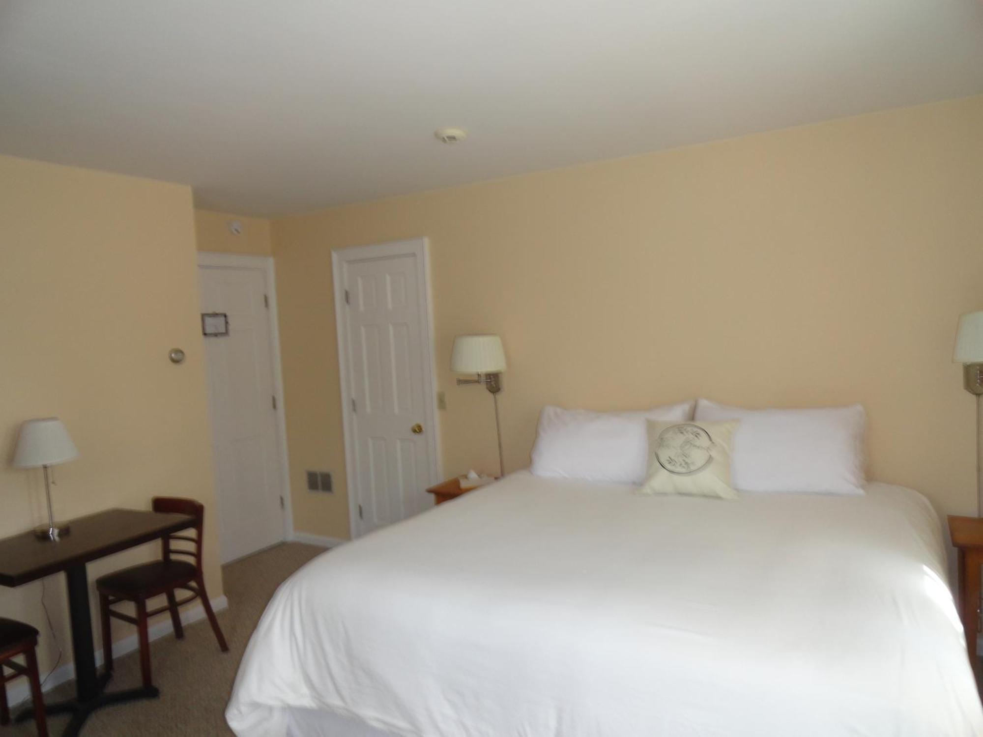 The Bond 1786 Inn (Adults Only) Warrensburg الغرفة الصورة
