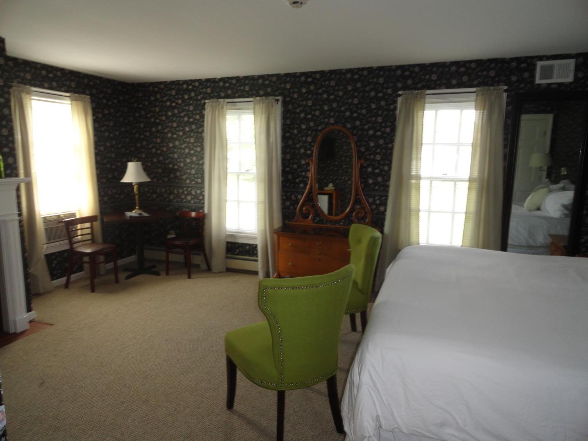 The Bond 1786 Inn (Adults Only) Warrensburg الغرفة الصورة