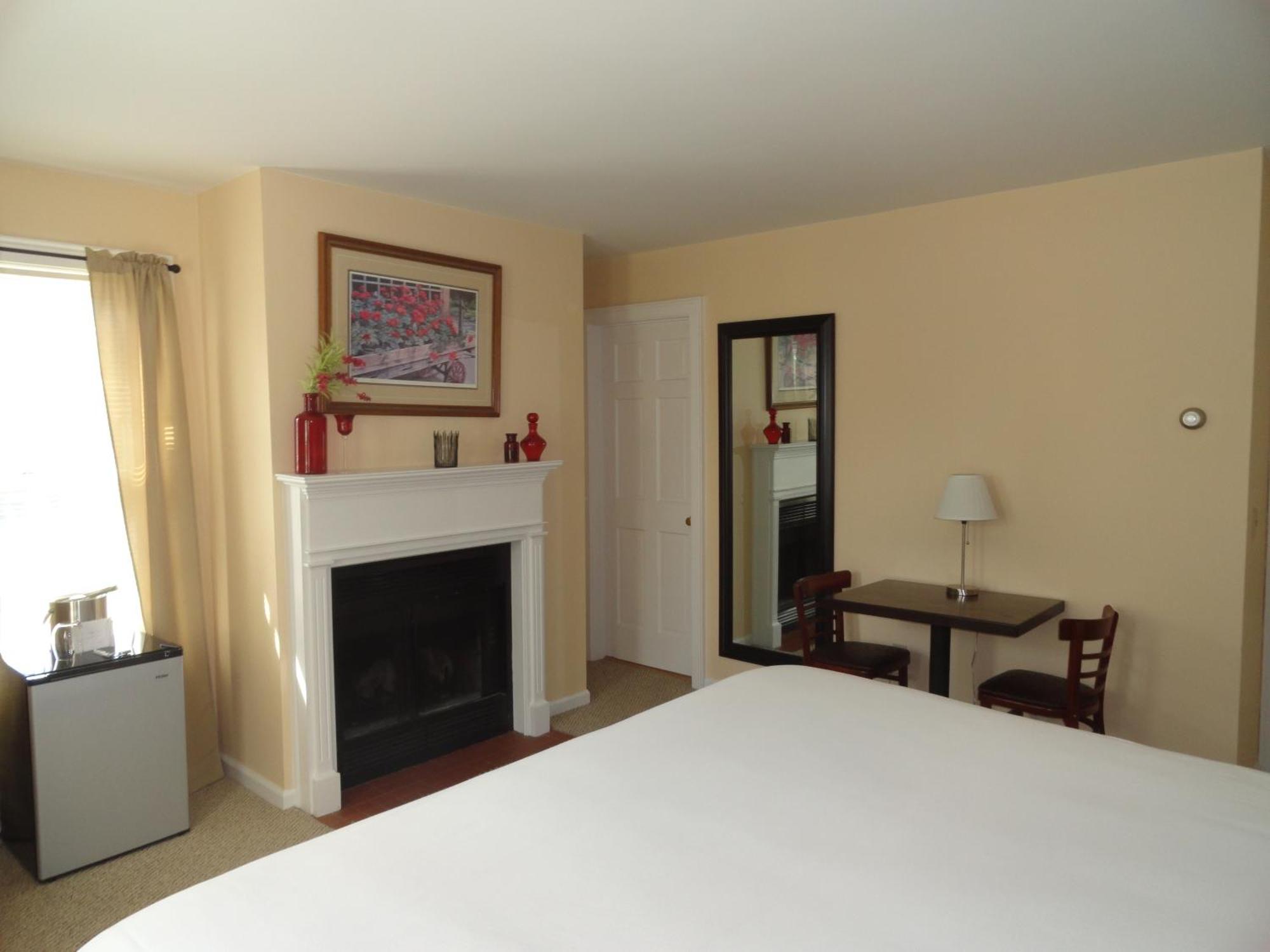 The Bond 1786 Inn (Adults Only) Warrensburg الغرفة الصورة