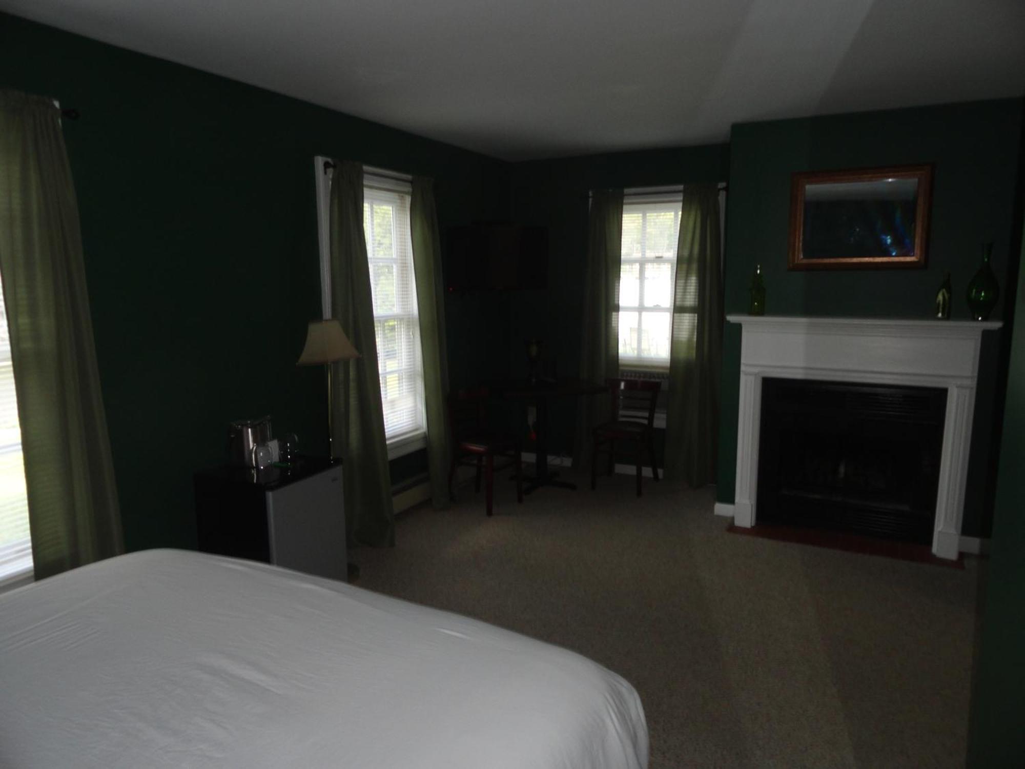 The Bond 1786 Inn (Adults Only) Warrensburg الغرفة الصورة